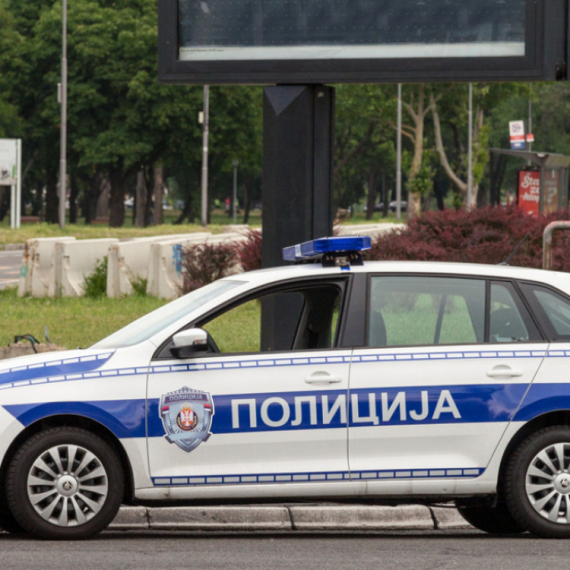 Švajcarac pokušao da podmiti srpske policajce nakon divljanja auto-putem; Završio iza rešetaka