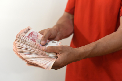 Slika za Minimalac skače na 70.000 dinara: Vlada odredila novu cenu rada za 2027. godinu