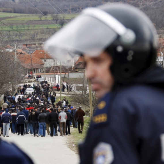 "Pokušaj zastrašivanja na Vidovdan"; Srpska lista reagovala zbog privođenja na Gazimestanu