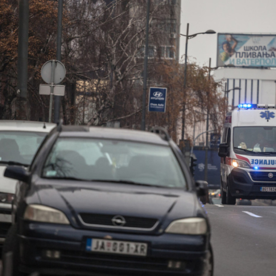 U dva udesa u Beogradu povređene četiri osobe