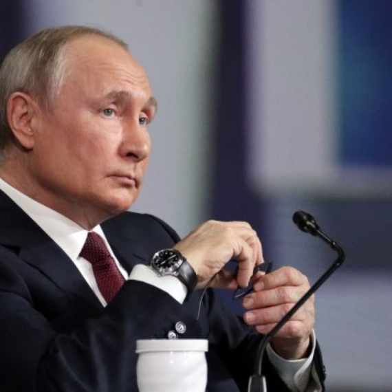 Šta se dešava?; Putin potpisao tri tajna dekreta; Šef CIA stigao istog dana