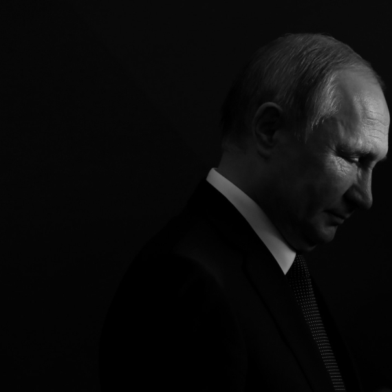 "Putinova agresija propada, ginu stotine hiljada Rusa"