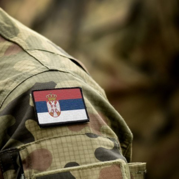 Srpski vojnici u Pragu: Specijalci se obučavaju u vazdušnom tunelu
