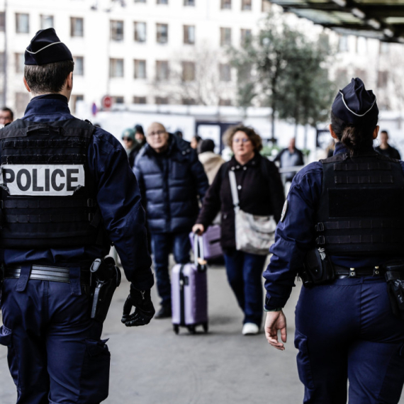 Novi teroristički akt u Parizu: Napadnuti radnici aerodroma VIDEO