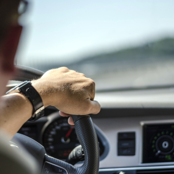 Iza volana nikad niste sami: Šta savremeni automobil zna o vama i s kim to deli?