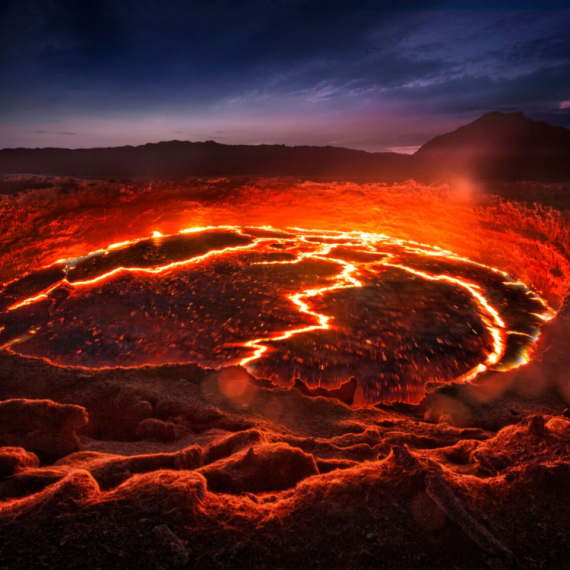 Melting glaciers around the world could trigger volcanic eruptions PHOTO/VIDEO