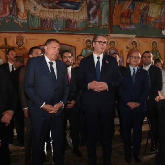 Vučić with Serbs in Mostar: You can rely on Serbia and RS; Visit to the monastery in Žitomislići PHOTO