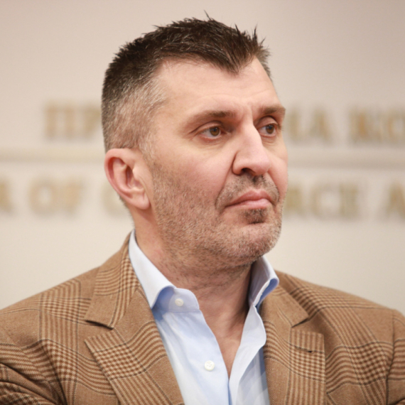 Spor u sef: Kako se teritorije vraćaju politici, a ljudi se vraćaju životu