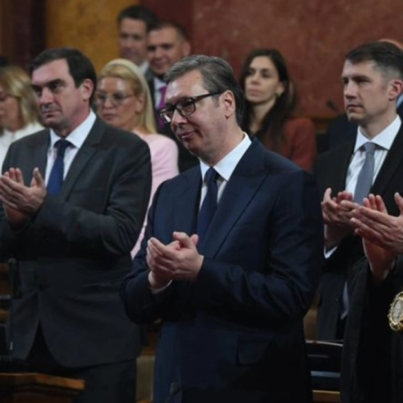 Vučić čestitao novim ministrima: "Tražim da se borite snažnije nego ikada za svoju zemlju" FOTO