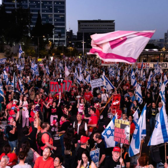 Izrael i Palestinci: Desetine hiljada ljudi na protestima u Izraelu, pregovori o primirju u Gazi traju