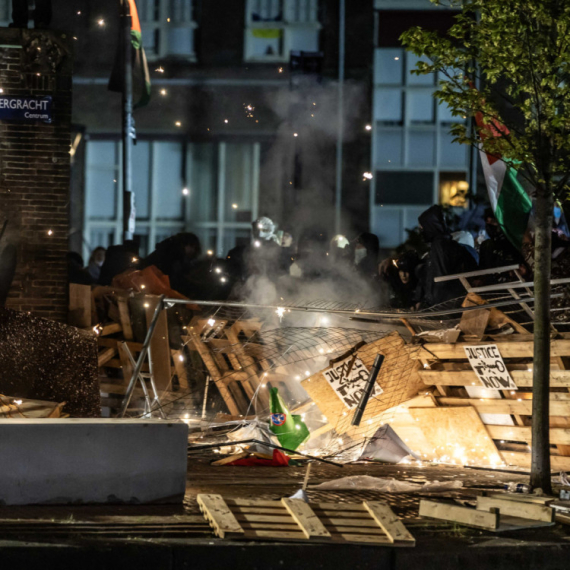 Protest u Amesterdamu izmakao kontroli: Došlo do nasilnog sukoba, preko 125 uhapšenih VIDEO