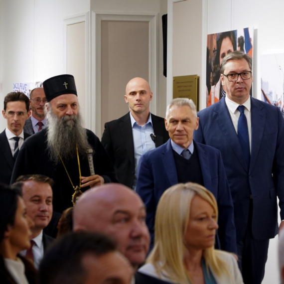 Vučić se obratio na ruskom jeziku: Gromoglasan aplauz u Ruskom domu VIDEO