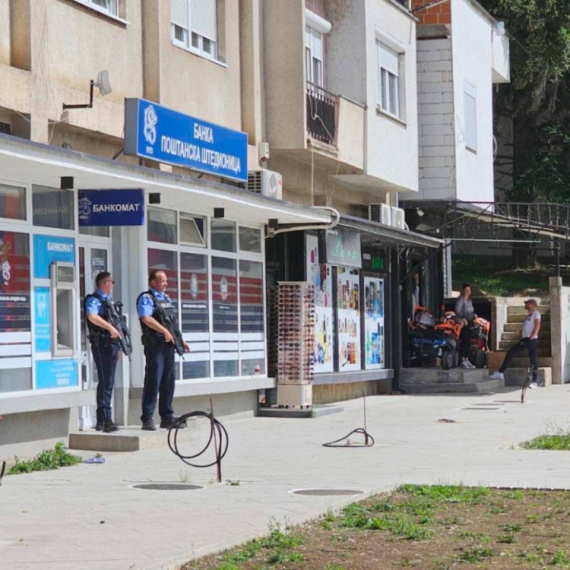 Oklopna vozila idu ka Leposaviću: Kurtijeva policija naoružana pravi haos na KiM FOTO