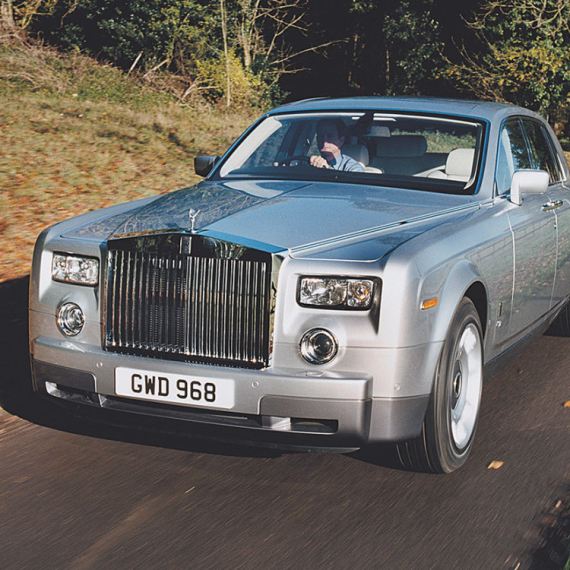 Skuplji servis od automobila: Rolls-Royce košta 65.000, a na servis otišlo 73,000 evra