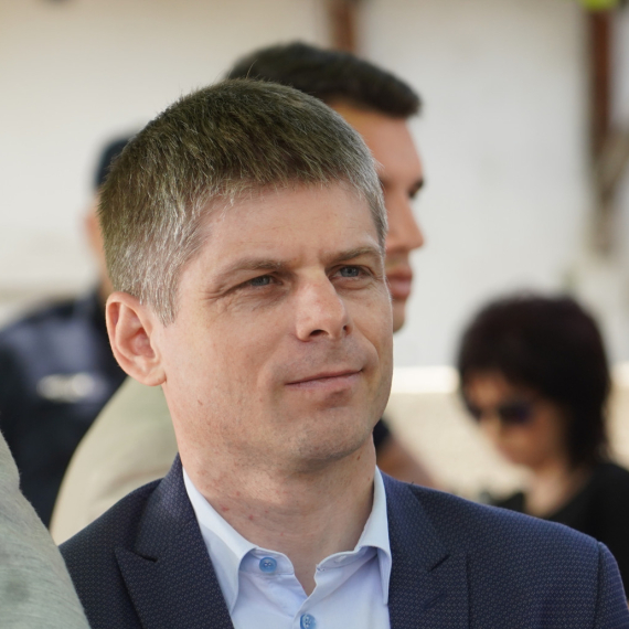 Gujon upozorio Evropu: Srbi na KiM stradaju zbog vere, gubitak srpskih svetinja je i gubitak za vas