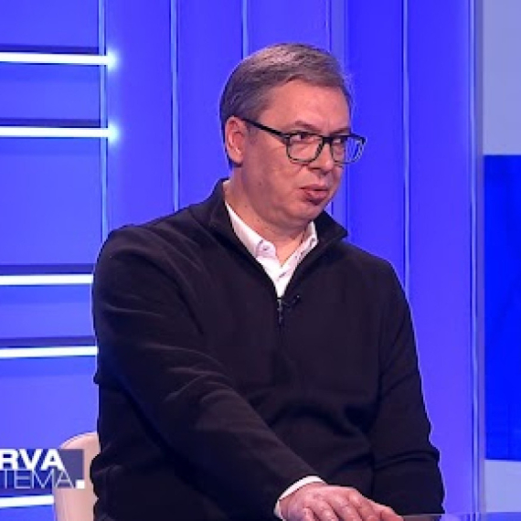 Emisija "Prva tema" – večeras tačno u 21 čas na TV Prva; Gost: Aleksandar Vučić VIDEO
