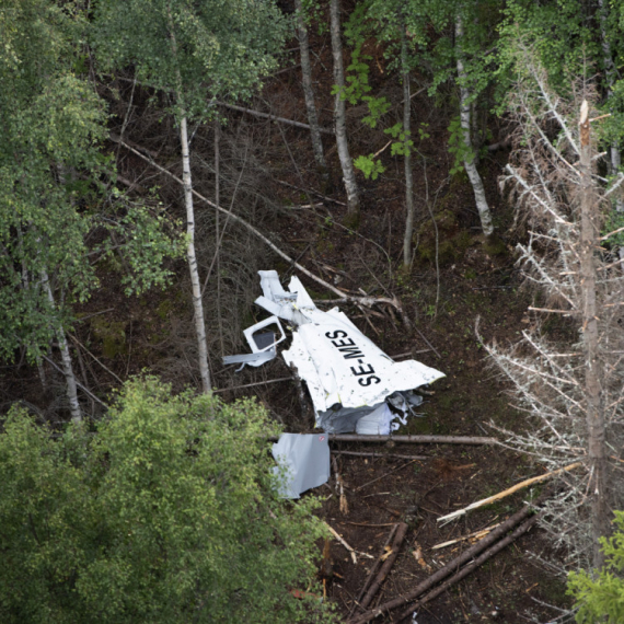 Obrušio se avion: Prepolovio se; Ima teško povređenih FOTO