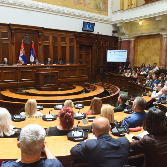 Vučić najavio vanrednu sednicu Vlade; Biće potrebno mnogo odgovornosti da sačuvamo Srbiju