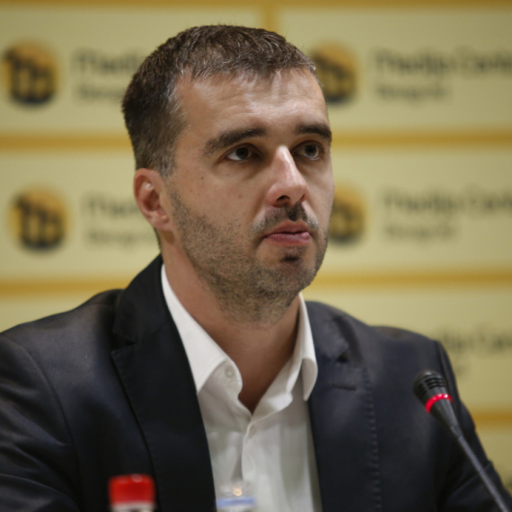 "Zamislite da Srbiju vodi Manojlović"; Vučić o idejama političkih protivnika: "Da pobijemo svoj narod?"