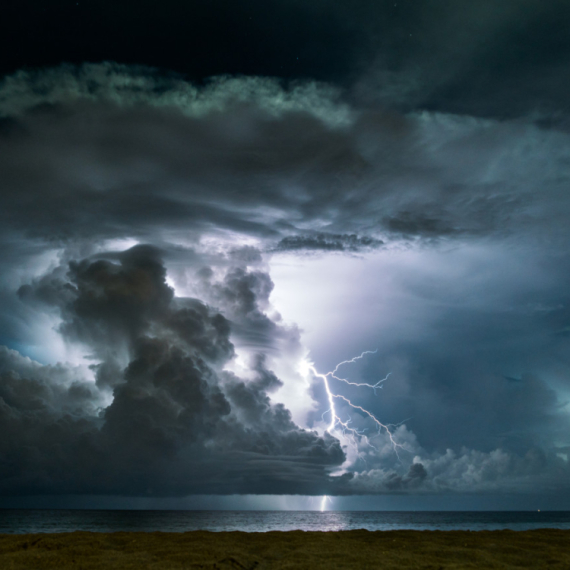 Severe weather closing in hour by hour; Urgent warning issued: These parts of Serbia will be hit first PHOTO