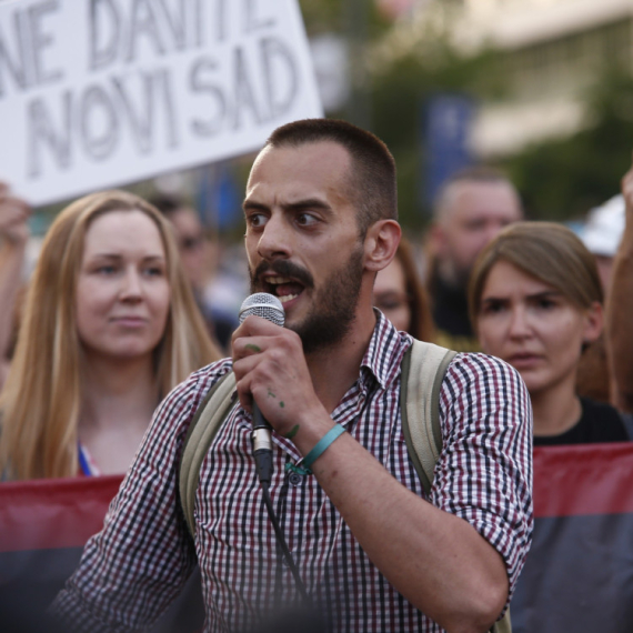 Brajan Brković udružio snage sa Đukanovićem: Čovek koji je napadao srpsku policiju sad napada Vučića VIDEO