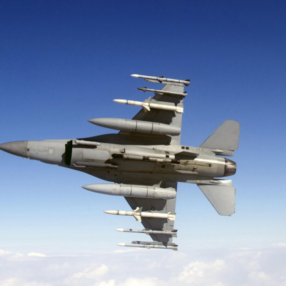 Izdato upororenje: Primećeni ruski dronovi, budite pažljivi; Podignuti borbeni F-16