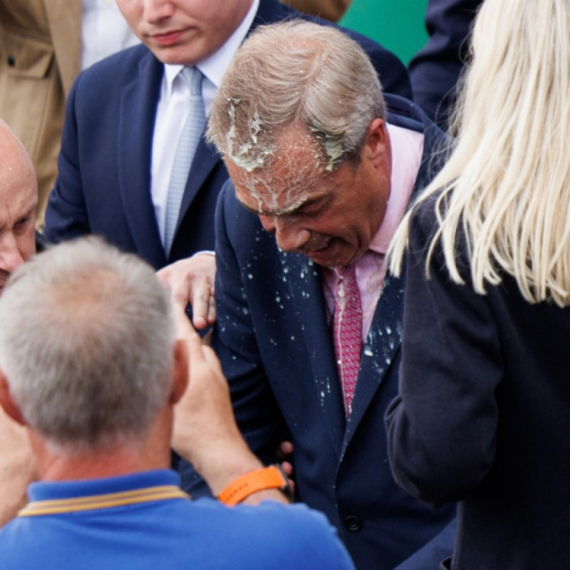 Britanski političar Faraž otkrio napad: Bomba postavljena u poštansko sanduče