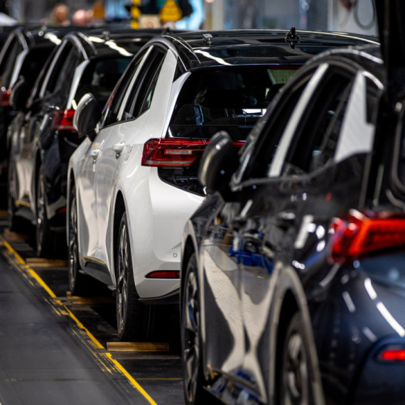 Auto-industrija pred kolapsom? "Zatvorićemo fabrike za nekoliko nedelja!"