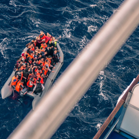 Brodolom nadomak italijanske obale: Spašeno 87 migranata; Ima mrtvih