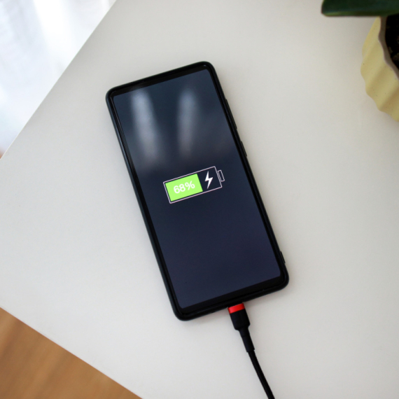 Koliko traje baterija telefona i šta je najviše uništava