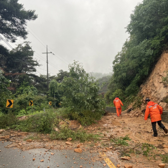 Katastrofa: Klizište zatrpalo kuće dok su ljudi spavali; Poginulo više od 20 osoba FOTO
