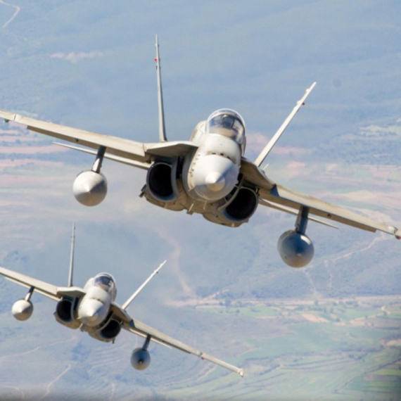 NATO zemlja digla avione, Rusi su