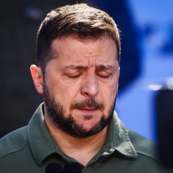 Grmi iz SAD: Ukrajina mora da se preda; Dajte teritorije i oterajte Zelenskog