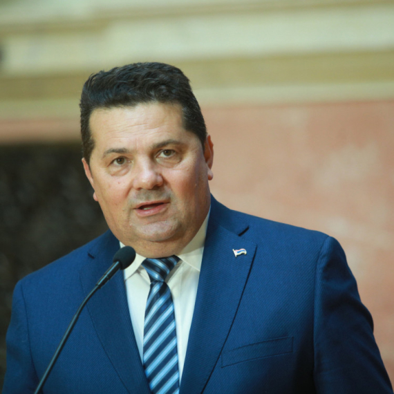 Stevandić: Kakav to čovek danas hoće da na Vidovdan puca na svoju državu, da ruši svoje ulice i trgove? VIDEO
