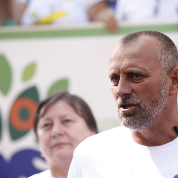 Uhapšen Kokanović: Traktorom probio ogradu, povređeni policajci; Oglasio se MUP