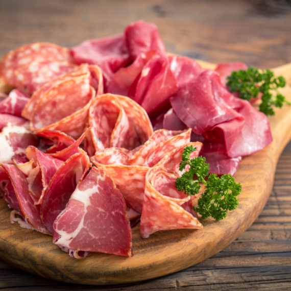 Ovu vrstu hrane treba izbegavati nakon 50. godine: Evo šta savetuju dijetetičari