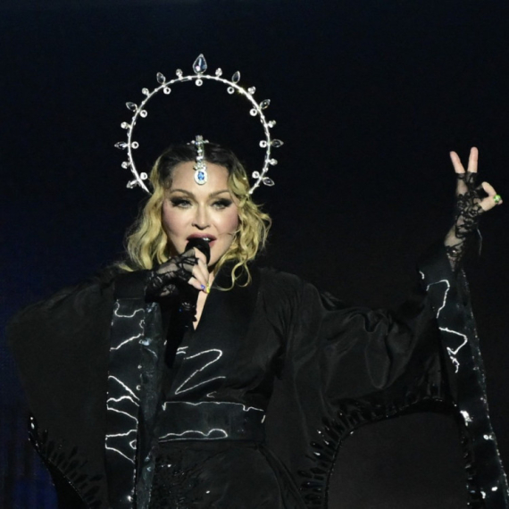 Šok vesti iz Vatikana: Novi papa je u srodstvu sa Madonom i Džastinom Biberom