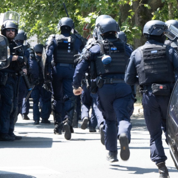 Došao na fakultet i počeo da preti da će pucati; Odmah alarmirana policija