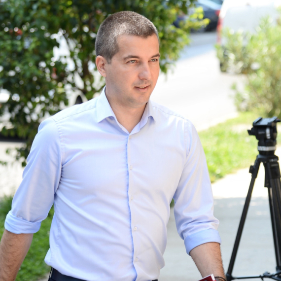 Mediji: Blokaderi studenti u Srbiji ukrali slogan Demokrata Alekse Bečića