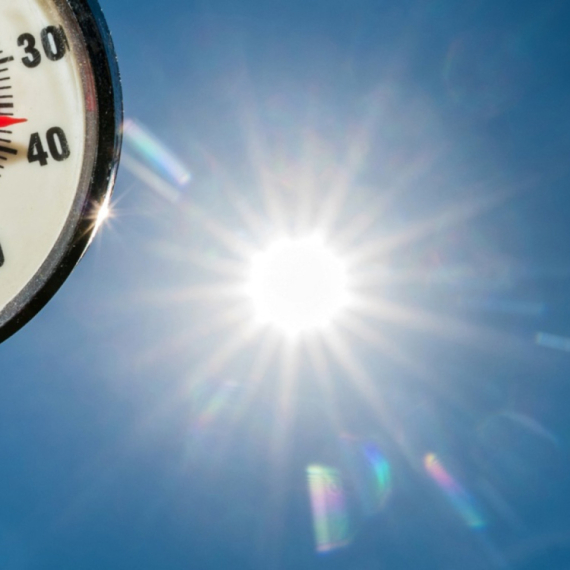 Sunce se vraća; Danas toplije, temperatura do 33 stepena