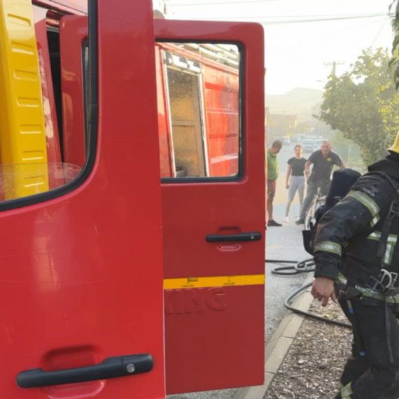 Bukti požar u centru Pančeva; Ekipe na terenu VIDEO