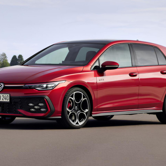 Golf i Polo o(p)staju – ali biće električni!