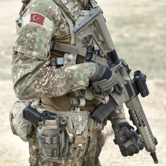 12 turskih vojnika otrovano; Ministar hitno otišao u Irak