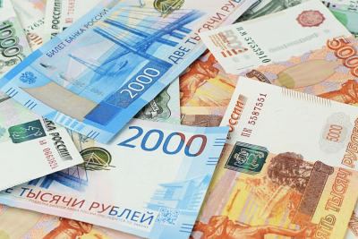Slika za Panika u Rusiji: Građani prazne banke, milijarde odlaze – Putin sve teže finansira rat