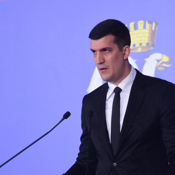 Kešelj rasturio Štimca: Posrnuli druže, ja se i dalje borim za razvoj Srbije, a ti je blokiraš FOTO