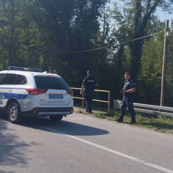 Haos kod migrantskog kampa: Više povređenih u pucnjavi, prisutne jake policijske snage