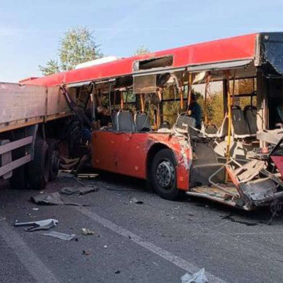 Vozač autobusa usmrtio devojčicu u Zemunu; Bila je na trotoaru FOTO/VIDEO
