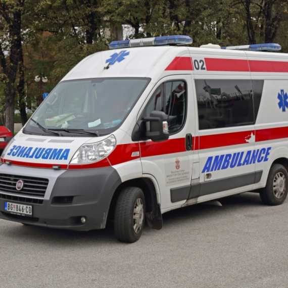 Tri udesa tokom noći u Beogradu: Dve osobe teže povređene