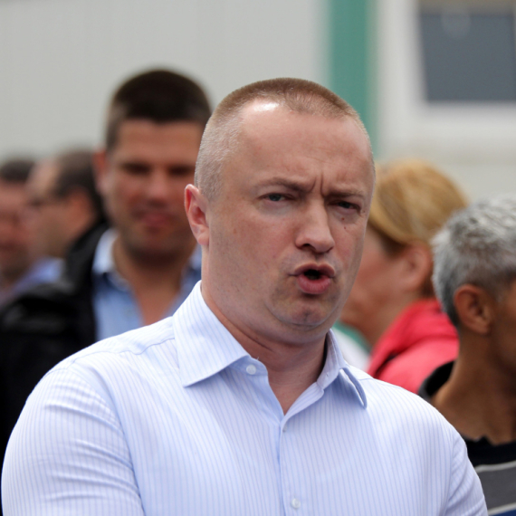 Mićin Pajtiću: On, koji je vladao suprotno zakonu, drznuo se da Vučića optuži da se grčevito bori za vlast