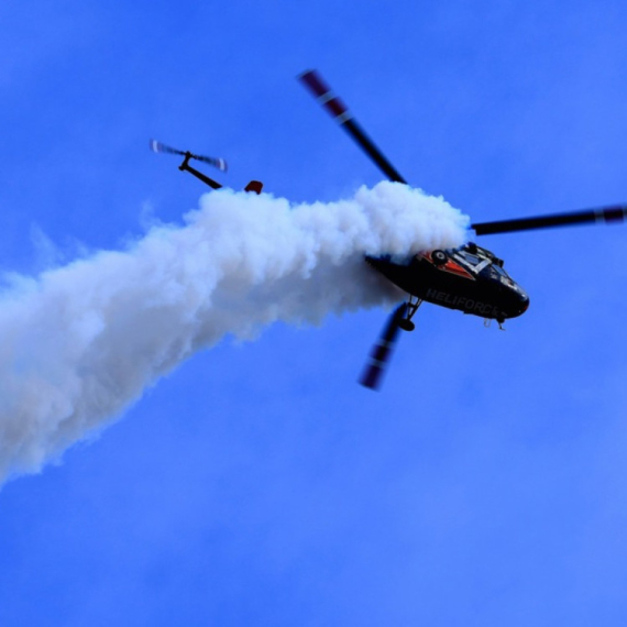 Helikopter se srušio u predgrađu Atine; Zastrašujući snimak VIDEO